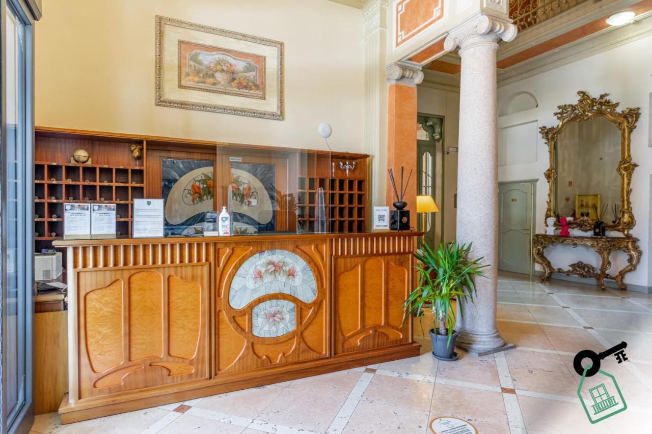 Hotel Rooms Lago Maggiore Verbania Exteriér fotografie